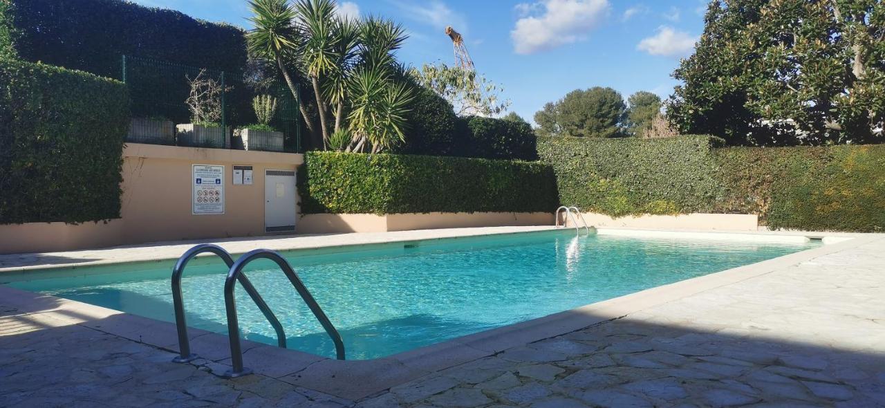 Magnifique Studio Dans Avec Piscine * Antibes